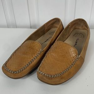 Thom McAn poring 4000 lifetime comfort loafers size 8. Leather uppers.